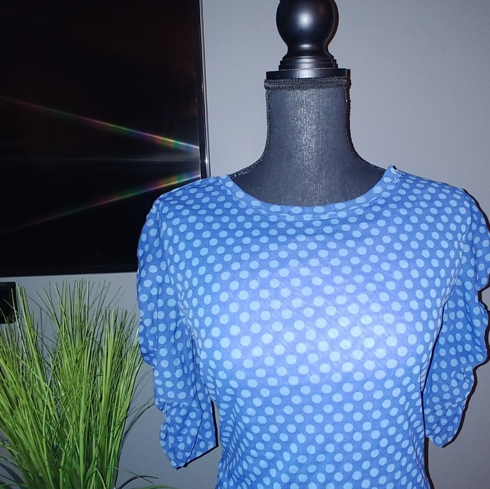 BLUE POLKA DOT BLOUSE - SIZE/LARGE